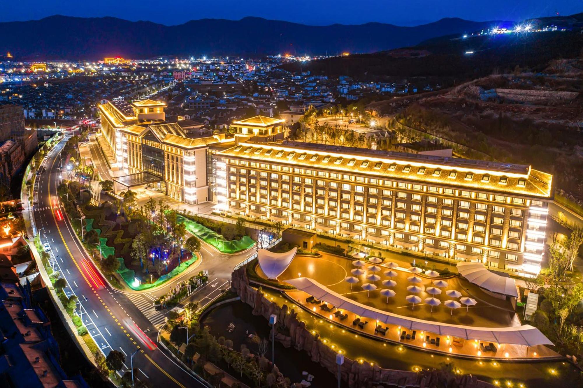 Отель Hilton Lijiang Лицзян Экстерьер фото